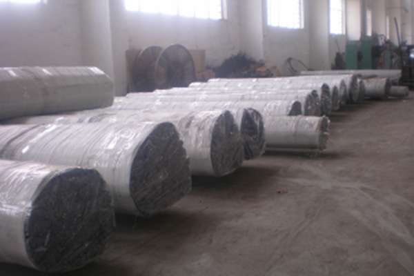 冷軋扁鋼廠家告訴你鋼筋的拉應(yīng)力增加它內(nèi)部承受的拉應(yīng)力逐漸增加